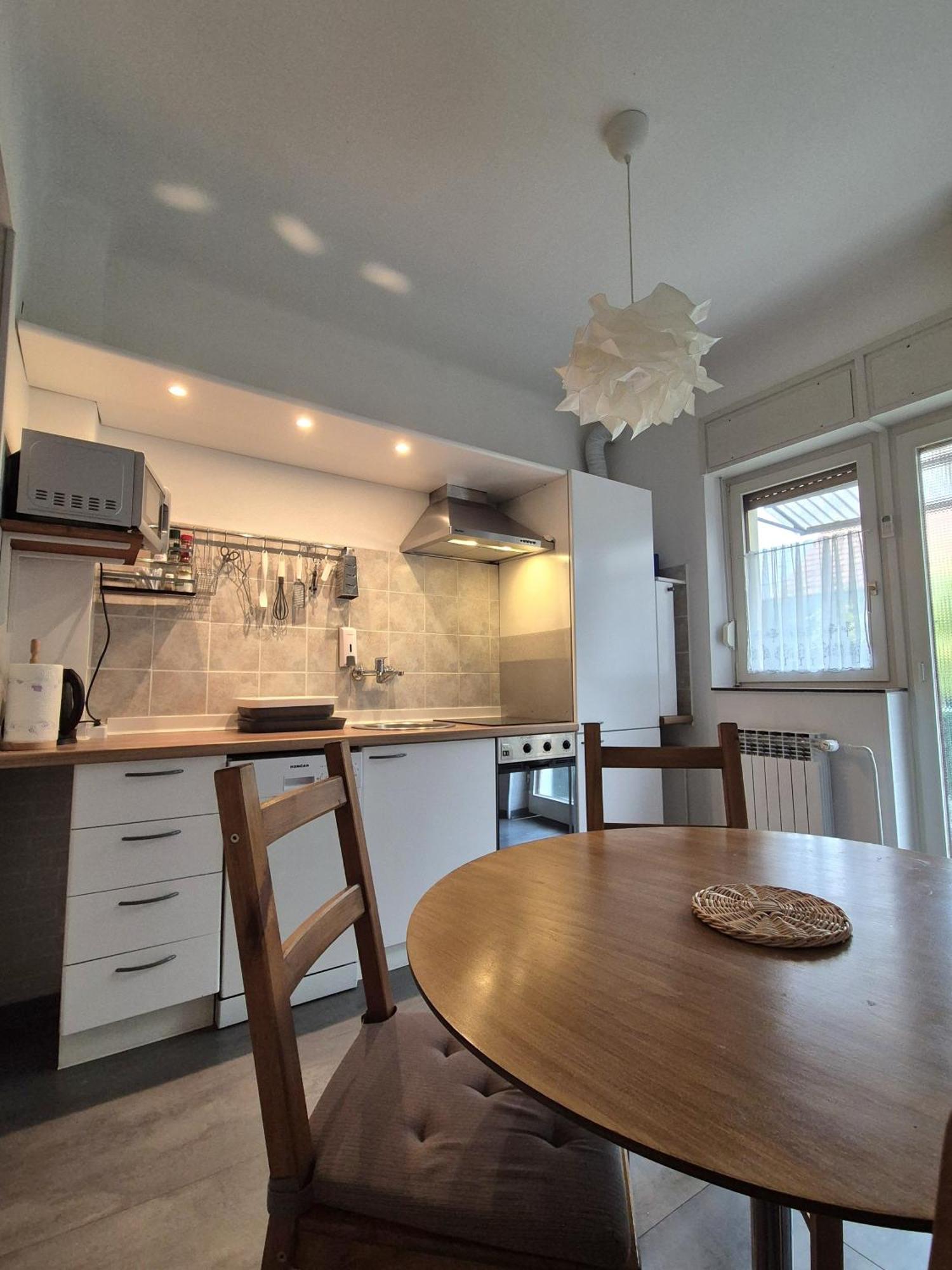 Apartment West Capital - Free Private Parking Zagreb